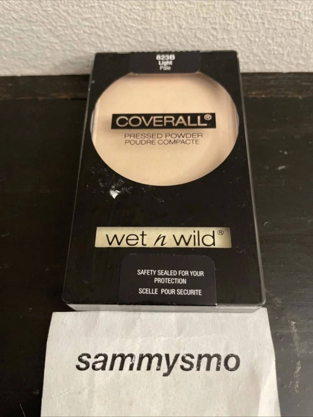 WET N WILD Coverall Pressed Powder 823B LIGHT Sealed DISCONTINUED